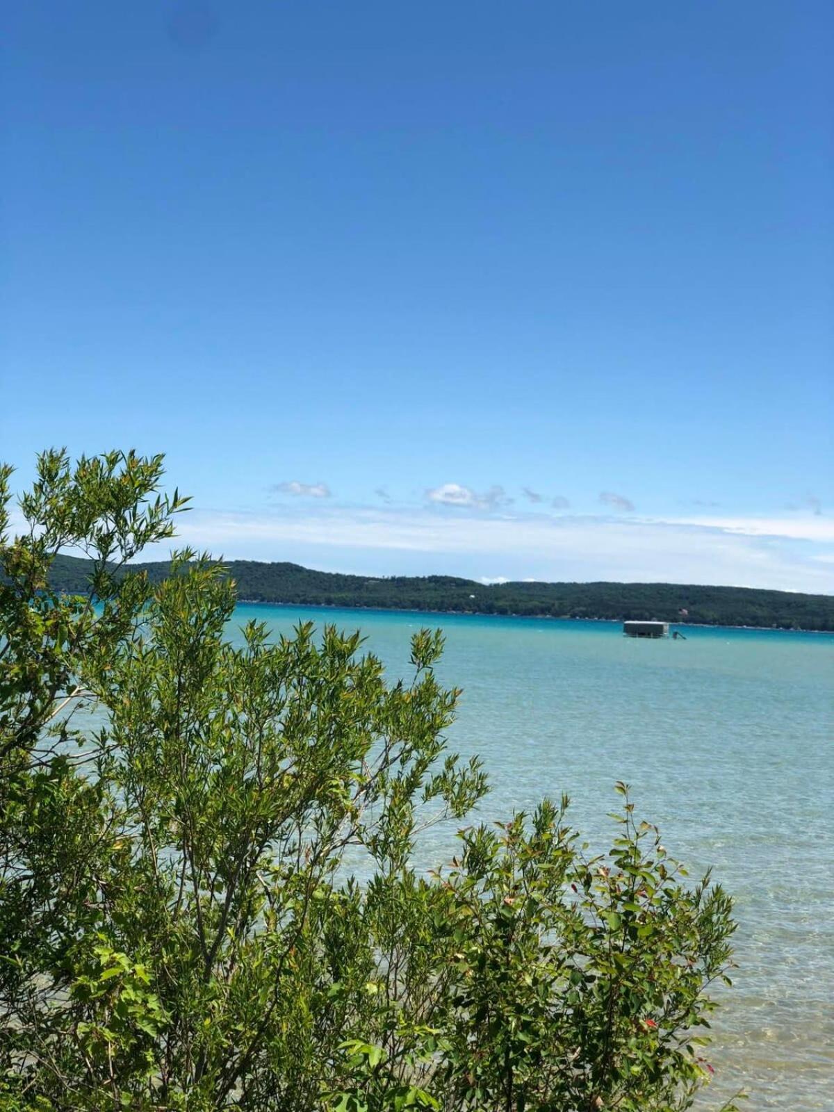 Location Location - Capri Condo 212 Traverse City Buitenkant foto